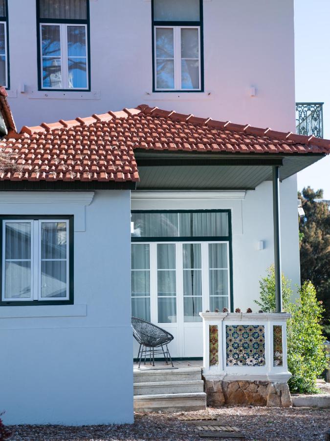 Отель A House In Estoril - Adults Only Экстерьер фото A typical example of a Portuguese house